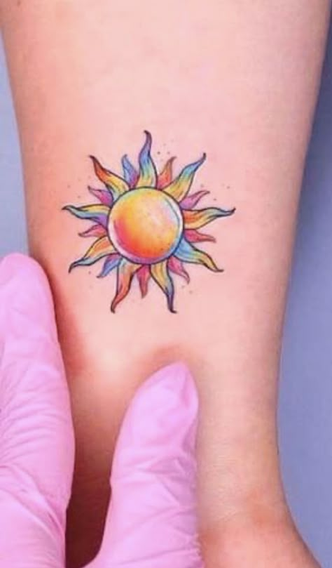 Tattoos Of The Sun, Yellow Star Tattoo, Sun Rainbow Tattoo, Sunrays Tattoo Design, Colorful Sun Tattoo, Watercolor Sun Tattoo, Apollo Tattoos, Tattoo Sonne, Tattoo Sun