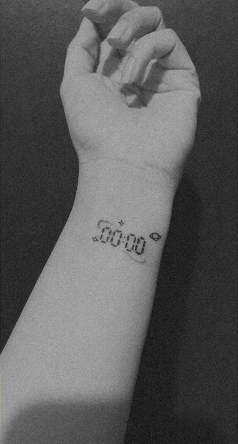 💫 Zero Oclock Bts Tattoo, Small Clock Tattoo, 00 00 Clock Aesthetic, Zero O Clock Tattoo, Bts 00:00 Tattoo, Tattoos Inspired By Songs, 00 00 Tattoo, Kpop Inspired Tattoos, 00:00 Tattoo