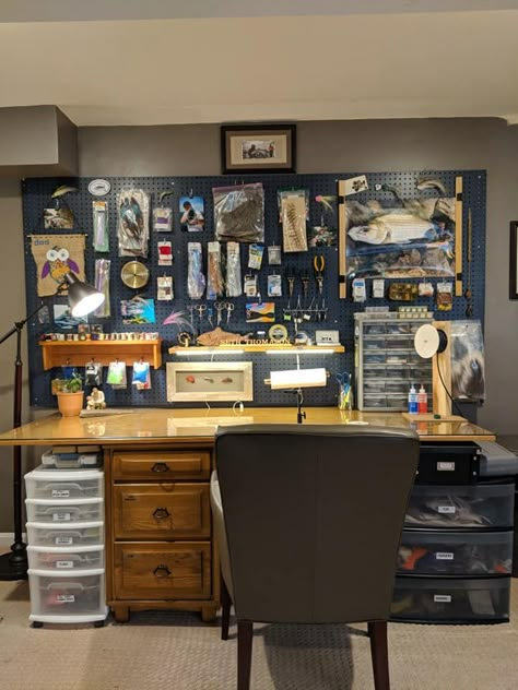 Fishing Station Garage, Pegboard Fishing Organization, Fly Fishing Gear Organization, Fly Tying Storage Ideas, Fishing Room Organization, Fishing Storage Room, Fly Fishing Room Ideas, Fly Tying Station Ideas, Fly Fishing Storage