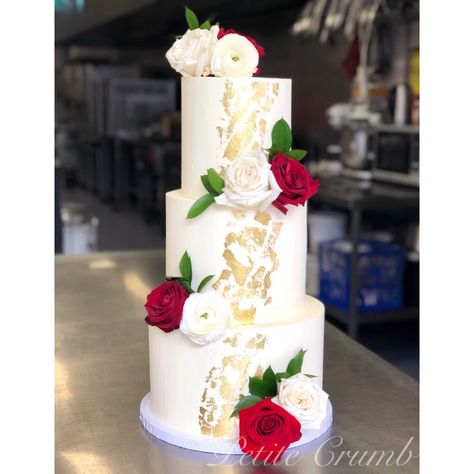 Three Tiers Wedding Cake, Simple 3 Tier Cake Designs, Three Tier Cake Birthday, Cake Three Tier, Three Tier Wedding Cake, 4 Tier Wedding Cake, Tiered Cakes Birthday, Tiered Cake Design, Three Tier Cake