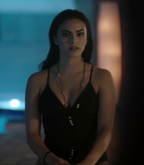 Camila Mendes Veronica Lodge, Amber Heard Style, Dr Fate, Camilla Mendes, Teenage Drama, Cami Mendes, Camila Mendes, Tiktok Outfits, Veronica Lodge