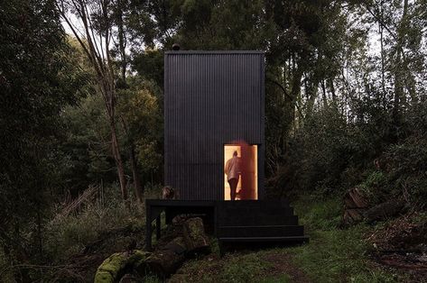 Top 10 sustainable homes designed to be the ultimate eco-friendly dwellings - Yanko Design Bernardo Bader, Black Cabin, A Frame Cabin, Architect Design, Contemporary Architecture, Scenic Views, Tiny House, Sustainability, Shed