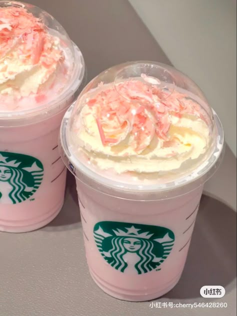 Strawberry Drinks Aesthetic, Aesthetic Strawberry Drink, Strawberry Milkshake Aesthetic, Pink Drink Asethic, Korean Drinks Aesthetic Soju, Iced Starbucks Drinks, Pink Foods, Pink Drinks, Delicious Snacks Recipes