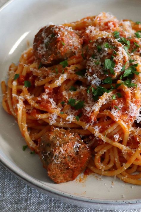 Italian Sausage In Sauce, Italian Sausage And Spaghetti Recipes, Spaghetti Recipes Italian Sausage, Spaghetti With Sausage Recipes, Spagetti And Sausage, Sausage And Spaghetti Recipes, Spaghetti With Italian Sausage Recipes, Red Sauce With Sausage, Italian Sausage Spaghetti Recipes