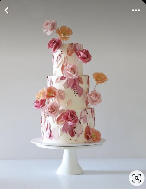 Petals And Prosecco Cake, Pink Flower Wedding Cake, Modern Cake Ideas, Wedding Floral Cake, Cake Designs With Flowers, Floral Bridal Shower Cake, Fun Wedding Cakes, Floral Cake Ideas, Floral Theme Cake