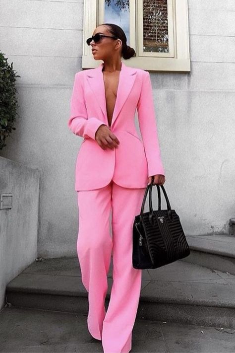 Pink Suits Women, Pink Suit, Woman Suit Fashion, Professional Outfits, Suit Fashion, Work Attire, Pink Fashion, Look Fashion, Classy Outfits