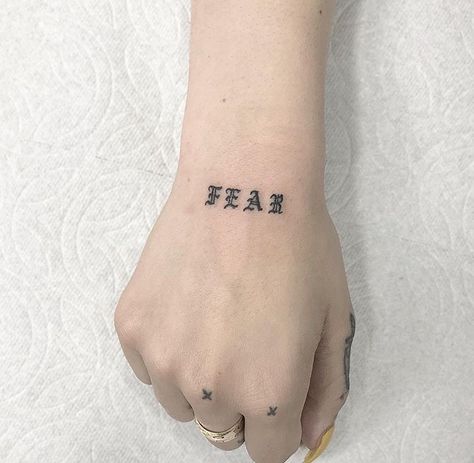 Romeo Lacoste Old English Lettering, Old English Tattoo, Tats Ideas, Maggie Lindemann, Poke Tattoo, English Tattoo, Aesthetic Tattoo, Small Tattoo, Tattoo Lettering