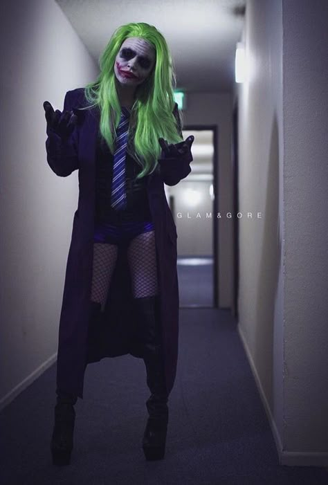 Female joker Plus Female Joker Cosplay, Female Joker Costume, Joker Halloween Costume, Female Joker, Joker Halloween, Joker Makeup, Joker Costume, Halloween Coustumes, Hallowen Costume