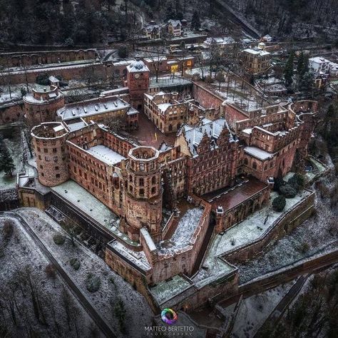 Castle & Architecture World | 🇬🇧 Heidelberg Castle is a ruin in Germany and landmark of Heidelberg | Facebook Heidelberg Castle, Castle Architecture, Castles Of The World, Castle Ruins, The Castle, Castle, Germany, Architecture, The World