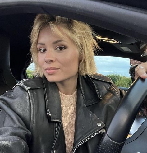 Nina Nesbitt, Makeup Inspo, Women's Fashion, Instagram Photos, Photo And Video, Instagram Photo, Instagram