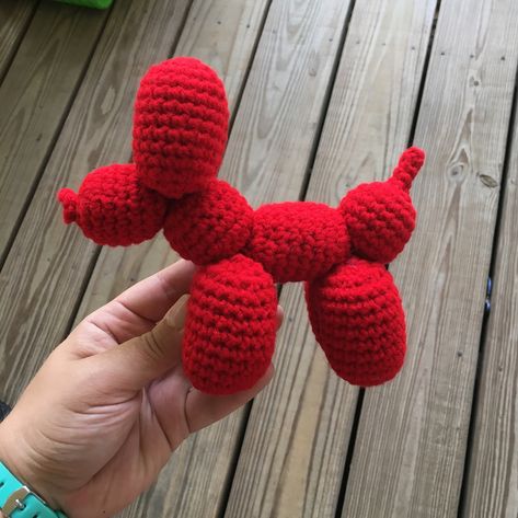 Ravelry: Balloon Dog by Lizz Jelsma Crochet Balloon Dog, Crochet Balloon, Small Amigurumi, Crochet Creatures, Balloon Artist, Easy Crochet Animals, Crochet Plant, Balloon Dog, Fun Crochet Projects