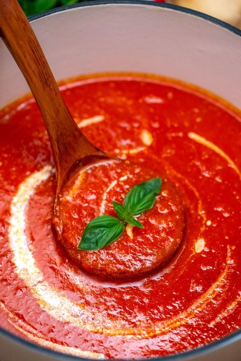 This amazing 3-ingredient tomato soup recipe is ideal for using up pantry staples! This is a perfect soup recipe that everyone loves and is easy to create! #EasyTomatoSoup #TomatoSpupRecipe #SoupRecipes #PantryMeal #EasyMeal Tomatoe Soup Easy, Tomatoe Soup, Tomato Soup Easy, Tomato Soup Recipe, Condensed Soup, Soup Easy, Salad Wraps, Tomato Soup Recipes, Sandwiches For Lunch