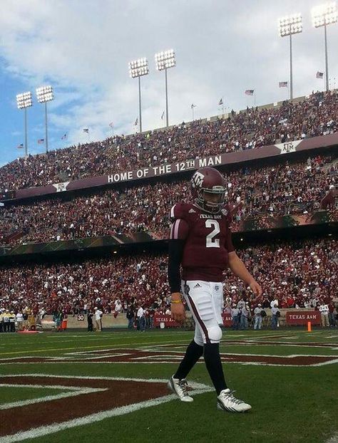 Johnny Football Johnny Manziel, Nfl Football Pictures, College Football Teams, Sports Pictures, Football Pictures, 12th Man, Nfl Football, College Football, American Football