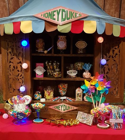 Honey Dukes Trunk Or Treat, Honeydukes Trunk Or Treat, Honeydukes Aesthetic, Honeydukes Candy Bar, Harry Potter Sweets, Harry Potter Tea Party, Harry Potter Tea, Honeydukes Candy, Harry Potter Trunk