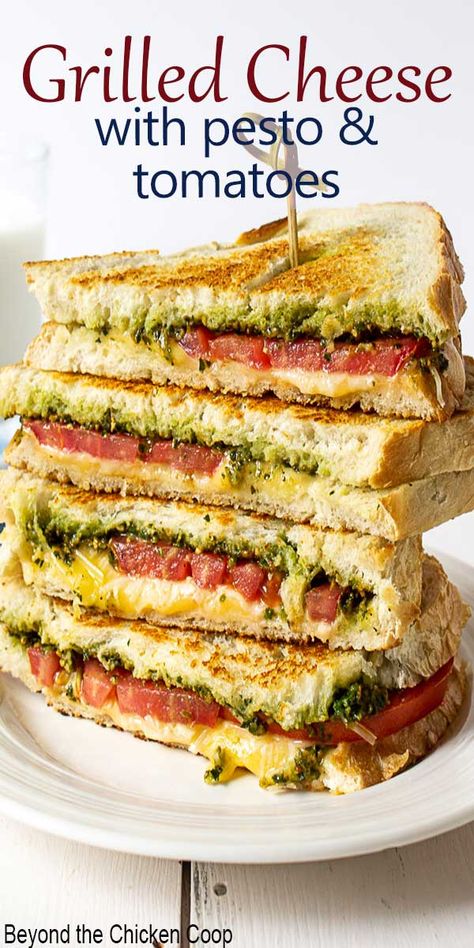 Amazing pesto grilled cheese sandwich with tomatoes. This grilled sandwich is perfect with a bowl of soup or with a crisp salad. Layers of gouda, pesto and fresh tomatoes are the star of this sandwich. #pestogrilledcheese #grilledcheese #gourmetgrilledcheese Party Subs, Pesto Grilled Cheese Sandwich, Sandwich Platters, Pesto Grilled Cheese, Gourmet Grilled Cheese Sandwich, Roast Beef Sandwich, Gourmet Grilled Cheese, Gourmet Grilling, Sandwich Bar