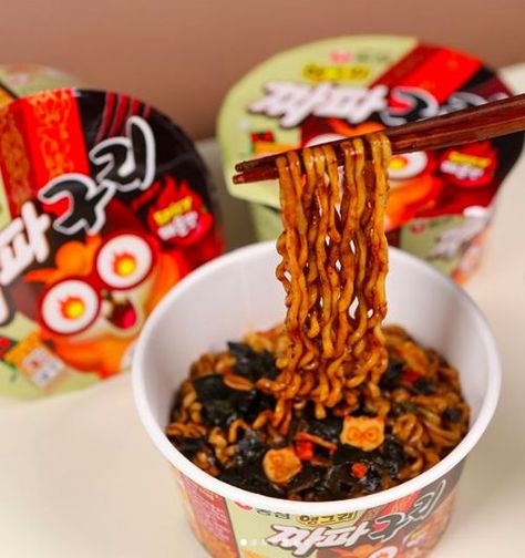 Ram Don, Korean Noodle Dishes, Korean Instant Noodles, Maisie Wilen, South Korean Food, Korean Noodles, Types Of Noodles, Korean Snacks, Spicy Korean