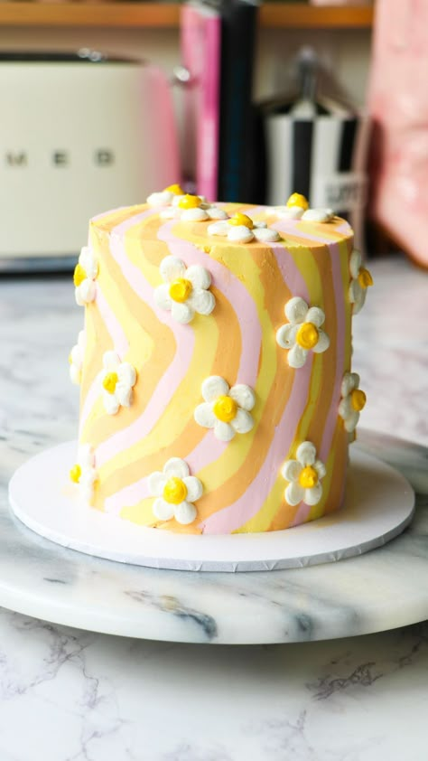 shelly bella | Haven’t done this technique in a couple years but I wanted to revisit it and create this groovy inspired 70s cake. I chilled the cake once… | Instagram 70s Aesthetic Birthday Cake, Retro Themed Cake, Groovy Bday Cake, Groovy 8th Birthday Party, 70s Cupcakes Ideas, Five Is A Vibe Birthday Party Cake, 70s Themed Birthday Cake, Groovy First Birthday Cake, 70s Themed Cake