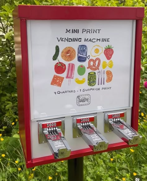 Retail Activation Ideas, Activation Games, Vending Machine Aesthetic, Art Vending Machine, Experiential Marketing Activations, Vending Machine Ideas, Popup Event, Brand Activation Ideas, Vending Machine Design