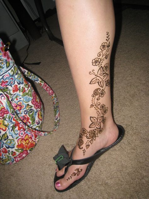 Henna. Ankle and Calf Ankle To Calf Tattoo, Henna Designs Calf, Henna Calf Tattoo, Indian Ankle Tattoos For Women, Calf Henna, Ankle Length Mehendi Design, Henna Ankle, Henna Tattoo Designs, Henna Design