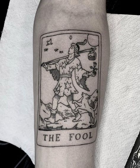 tattoo of a tarot card: "The fool" Fool Tattoo, Stick Poke Tattoo, Strength Tarot, Engraving Tattoo, Tarot Tattoo, Tarot Card Tattoo, Occult Tattoo, Vegan Tattoo, B Tattoo