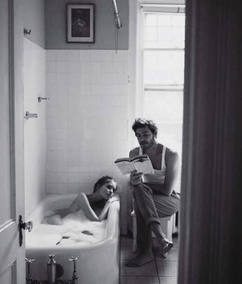 Couple Bathtub Aesthetic, Couples Bathtub, Bathtub Aesthetic, Thinking Minds, Love Black And White, Thought Catalog, The Love Club, 2022 Vision Board, Photo Couple