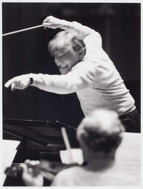 Music Conductor Aesthetic, Leonard Bernstein Conducting, Orchestra Conductor Aesthetic, Composer Pose Reference, Orchestra Conductor Pose, Orchestra Conductor Outfit, Conducting Aesthetic, Music Conductor Pose, Conductor Reference