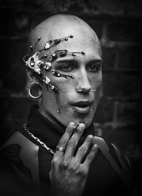 Cyberpunk Andy Butler, Post Apocalyptic Fashion, Apocalyptic Fashion, Arte Cyberpunk, Cyberpunk Fashion, Bd Comics, Body Modification, Futuristic Fashion, Future Fashion