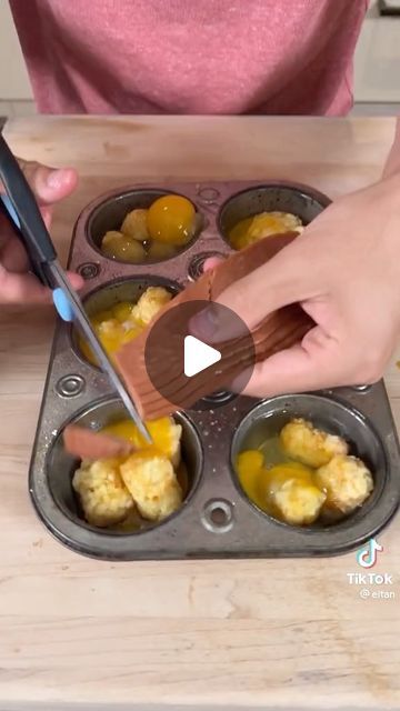 Jackfroot Food Feed🍴 on Instagram: "Easy tater tots muffin tin breakfast hack. 👅💦🍳  📹: @eitan  . . . . . . #breakfast #eggs #bacon #tatertots #tots #muffin #egg #breakfasthealthy #delicious #foodgoals #foodgod #lifehacks #cookingreel #cookingrecipe #jackfrooteats" Muffin Tin Omelets Breakfast, Tater Tot Egg Bites, Tater Tot Breakfast Muffin Cups, Egg Cupcakes Breakfast, Breakfast Tater Tots, Muffin Tin Recipes Breakfast, Breakfast Muffin Cups, Tator Tot Breakfast, Muffin Egg