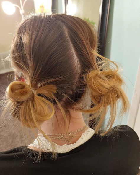 Cute space buns hairstyle Cute Space Buns, Low Space Buns, Cute Bun Hairstyles, Bob Haircut Ideas, Stacked Bob, Short Hair Bun, Stacked Bob Haircut, Cute Simple Hairstyles, Space Buns