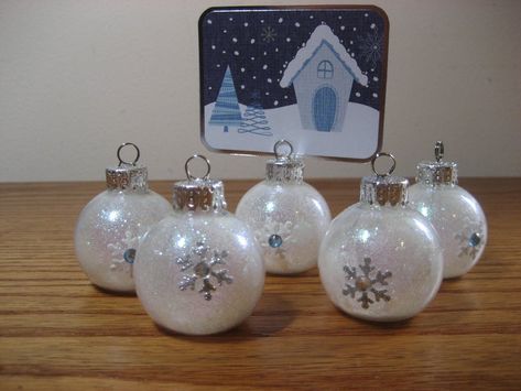 Christmas Place Card Holders, Vow Ideas, Snowflake Sticker, Place Card Holder, Clear Ornaments, Picture Holders, Last Christmas, Snowflake Ornaments, Clear Stickers