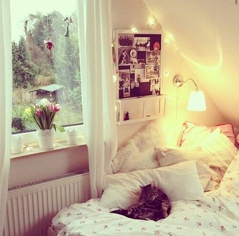 Tumbler Room Ideas Bedrooms, Decorate A Small Bedroom, Tumblr Bedroom, Girl Room Decor, Tumblr Rooms, Cosy Room, My Bedroom, Dream Room Inspiration, Room Decor Ideas