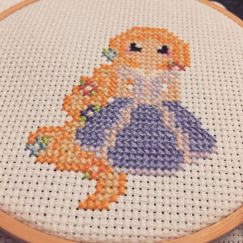 Tangled Embroidery Design, Tangled Cross Stitch, Rapunzel Embroidery, Rapunzel Cross Stitch, Rapunzel Sun, Embroidery Videos, Hama Beads, Rapunzel, Tangled