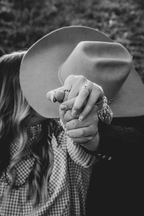 HOLLY + GARRETT | ENGAGEMENT - westernweddingmagazine.com Cowboy Engagement Photos, Horse Engagement Photos, Country Couple Photoshoot, Western Engagement Pictures, Western Couple Photoshoot, Western Engagement Photos, Pole Bending, Couple Photoshoot Ideas, Country Engagement Pictures