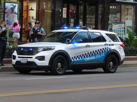 Chicago Police, Chicago Pd, Ford Explorer, Police Cars, Police Department, Law Enforcement, Police Officer, Classic Cars, Suv Car