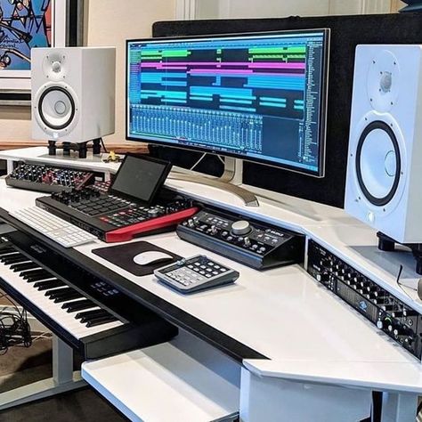 Home Studio Desk, Home Recording Studio Setup, Recording Studio Setup, Home Studio Ideas, Music Studios, Recording Studio Design, Recording Studio Home, Home Studio Setup, Music Studio Room