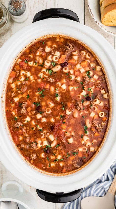 Pasta Fagioli Crockpot, Slow Cooker Pasta Fagioli, Pasta Fagioli Soup Recipe, Pasta Soup Recipes, Magical Slow Cooker, Pasta Fagioli Soup, Pasta E Fagioli Soup, Crockpot Pasta, Fagioli Soup