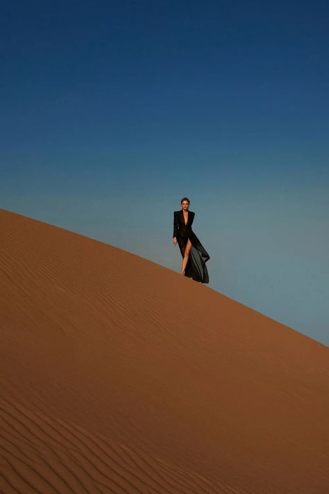 Sandune Photoshoot, Desert Photography Model, Lana Zakocela, Desert Photoshoot Outfit, Desert Fashion Shoot, Desert Fashion Editorial, Desert Fashion Photography, Desert Editorial, Desert Photoshoot Ideas