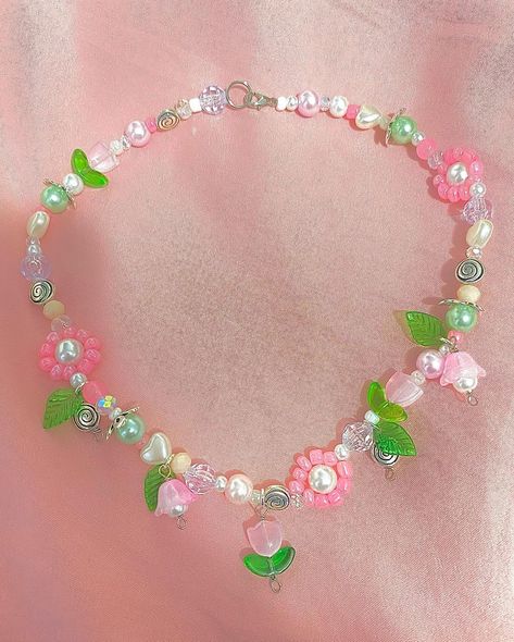 Pink Garden Necklace 🌸 #jewelry #smallbusiness #designer #fairycore #cottagecore #necklace Cottagecore Necklace, Keychain Beads, Fancy Necklace, Pink Garden, Fairycore Cottagecore, Pink Necklace, Green Necklace, Fairy Core, Necklace Jewelry