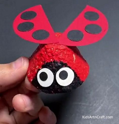 Recycled Art & Craft Ideas for Kids Ladybug Craft, Step By Step Crafts, Recycled Material Art, Carton Craft, Farm Animals Preschool, Simple Paper Crafts, Animals Preschool, Leaf Craft, Paper Spring