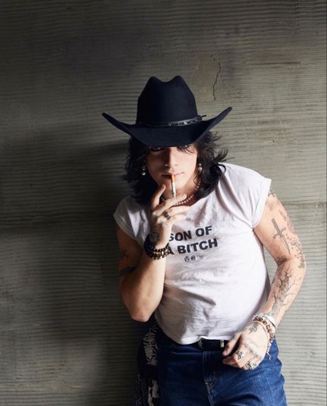 Quinton Griggs, Goth Cowboy, Cowboy Aesthetic, Hat Aesthetic, Urban Cowboy, Hat Outfit, Cool Outfits For Men, Cowboy Style, Leather Hats