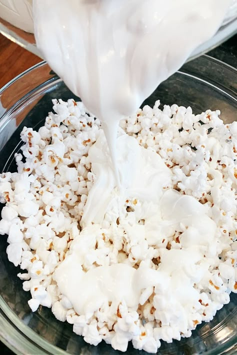 How To Make Candy Popcorn, White Popcorn Recipe, Popcorn Drizzle Recipes, Popcorn Dessert Recipes, White Chocolate Popcorn Balls, White Chocolate Covered Popcorn, Confetti Popcorn Recipe, White Chocolate Popcorn Puffs, Candy Coated Popcorn Recipe