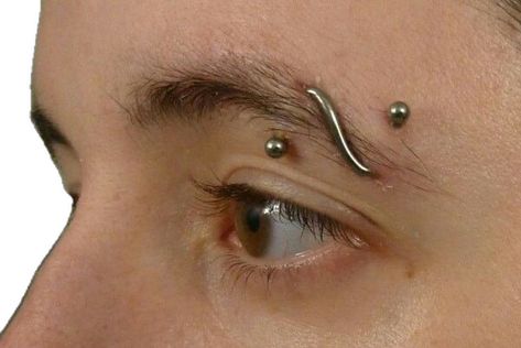 Cool Piercings Men, Double Eyebrow Piercing One Side, Dainty Face Piercings, Double Eyebrow Piercing, Piercing Designs, Piercing Bouche, Eyebrow Piercings, Piercing Eyebrow, Eyebrow Hacks