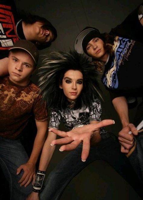 Tokio Hotel Bedroom Ideas, Tokio Hotel Pointing At Camera, 00s Nostalgia, 90s Wallpaper Hip Hop, Tokyo Hotel, Georg Listing, Tokyo Hotels, Emo Guys, Bill Kaulitz