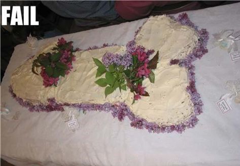 Wedding Cake Fails, Cakes Gone Wrong, Weird Wedding, Cake Fails, Funny Wedding Cakes, Wedding Fail, Cake Wrecks, Violet Wedding, Cake Online