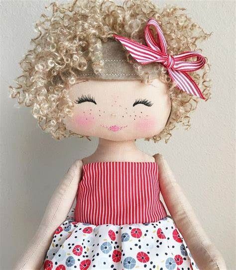 Diy Rag Dolls, Dolls Handmade Diy, Doll Face Paint, Fabric Doll Pattern, Куклы American Girl, Doll Patterns Free, Homemade Dolls, Doll Faces, Rag Dolls Handmade