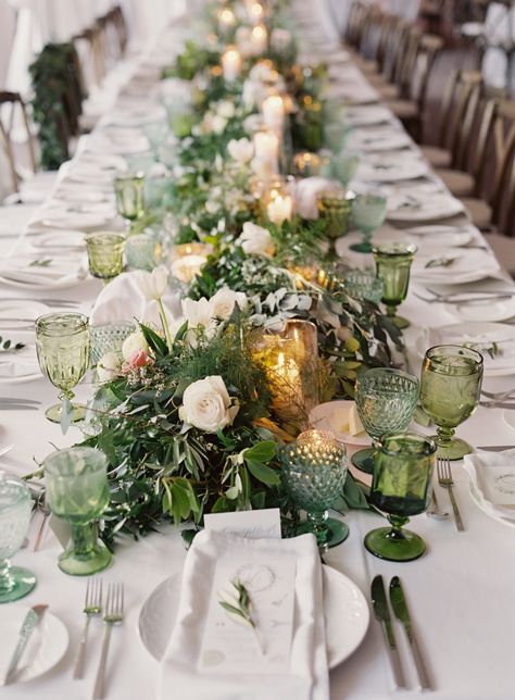 Mountain Wedding Table Settings, Mountain Wedding Tablescape, Mountain Wedding Ideas Decor, Mountain Wedding Table Decor, Elegant Mountain Wedding, Beaufort Wedding, Alberta Elopement, Romantic Wedding Table, Green Table Settings