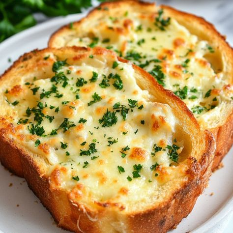 Cheesy Texas Toast Toast Garlic Bread, Cinnamon Toast Recipe, Texas Toast Bread, Texas Toast Garlic Bread, Toast Bread, Garlic Bread Recipe, Texas Toast, Vegan Mayonnaise, Bark Recipe