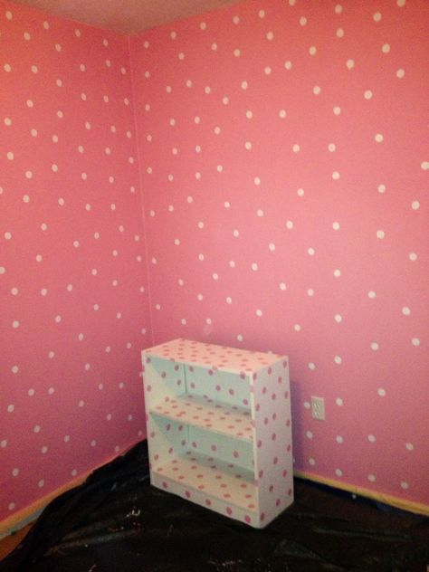 Pink walls with white polka dots Polka Dot Bedroom, Polka Dot Room, Polka Dot Walls, Green Polka Dot, Laundry Room Ideas, Pink Walls, White Polka Dot, Bedroom Wall, Pink And White