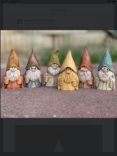 Wood Gnomes, Good Videos, Handmade Wood Crafts, Dad Crafts, Wood Carving Faces, Santa Carving, Simple Wood Carving, Wood Carving For Beginners, Wood Spirit