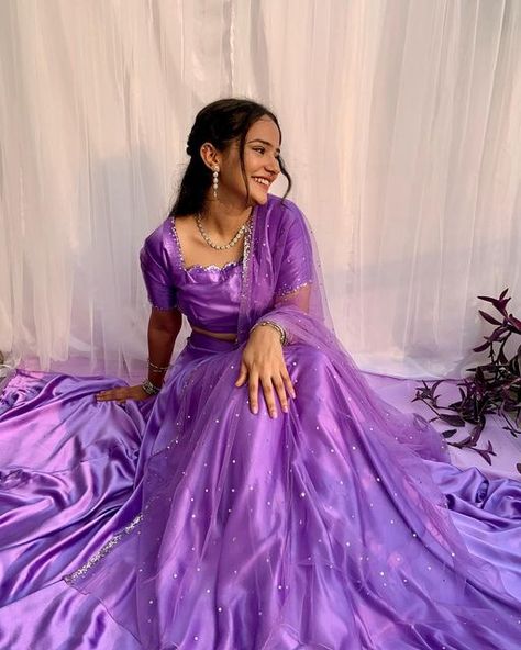 90s Aishwarya, Lehenga Looks, Hum Dil De Chuke Sanam, Lilac Lehenga, Sequin Lehenga, Beautiful Lehenga, Desi Fits, Desi Dress, Trendy Outfits Indian